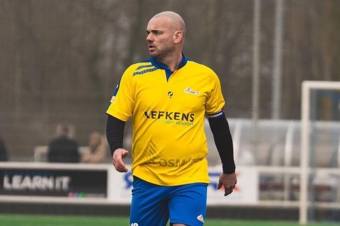 Wesley Sneijder tái xuất sân cỏ sau 6 năm giải nghệ