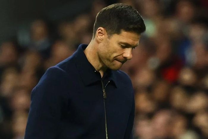 Xabi Alonso chia tay Real Madrid