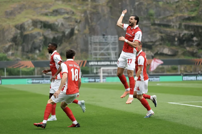 Xác định hai cặp đấu bán kết Europa League 2025-2026