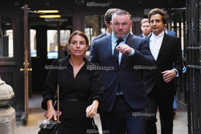 Xúc động Wayne Rooney bật khóc khi em trai hạ gục đương kim vô địch FA Cup