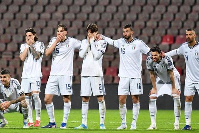 Ý lại 'ngồi nhà' xem World Cup
