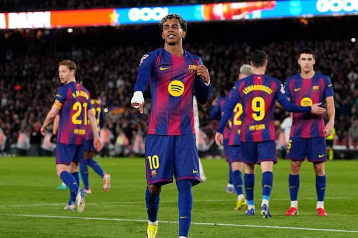 Yamal lập siêu phẩm, Barca đại thắng đòi lại ngôi đầu